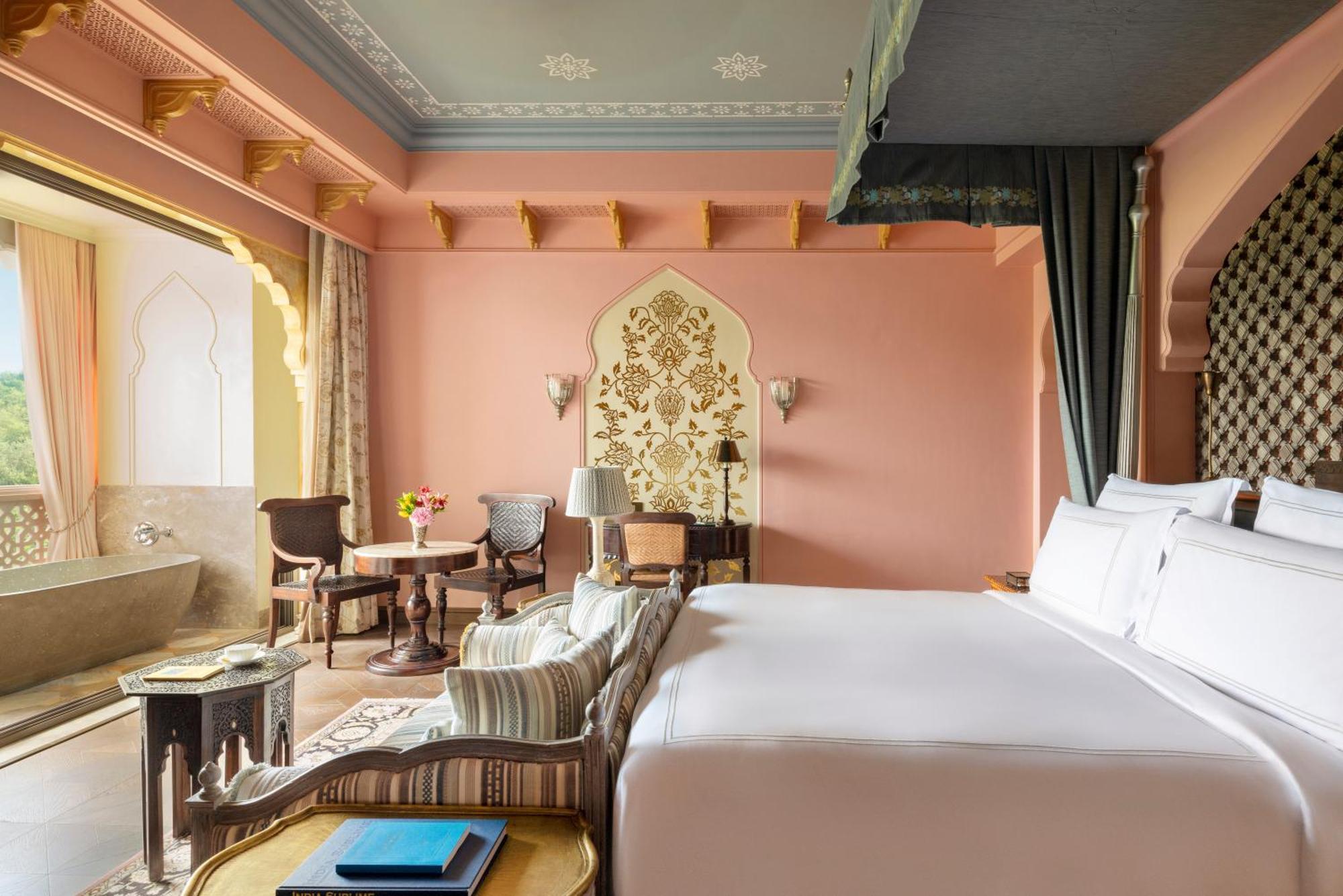 Raffles Hotel 5*