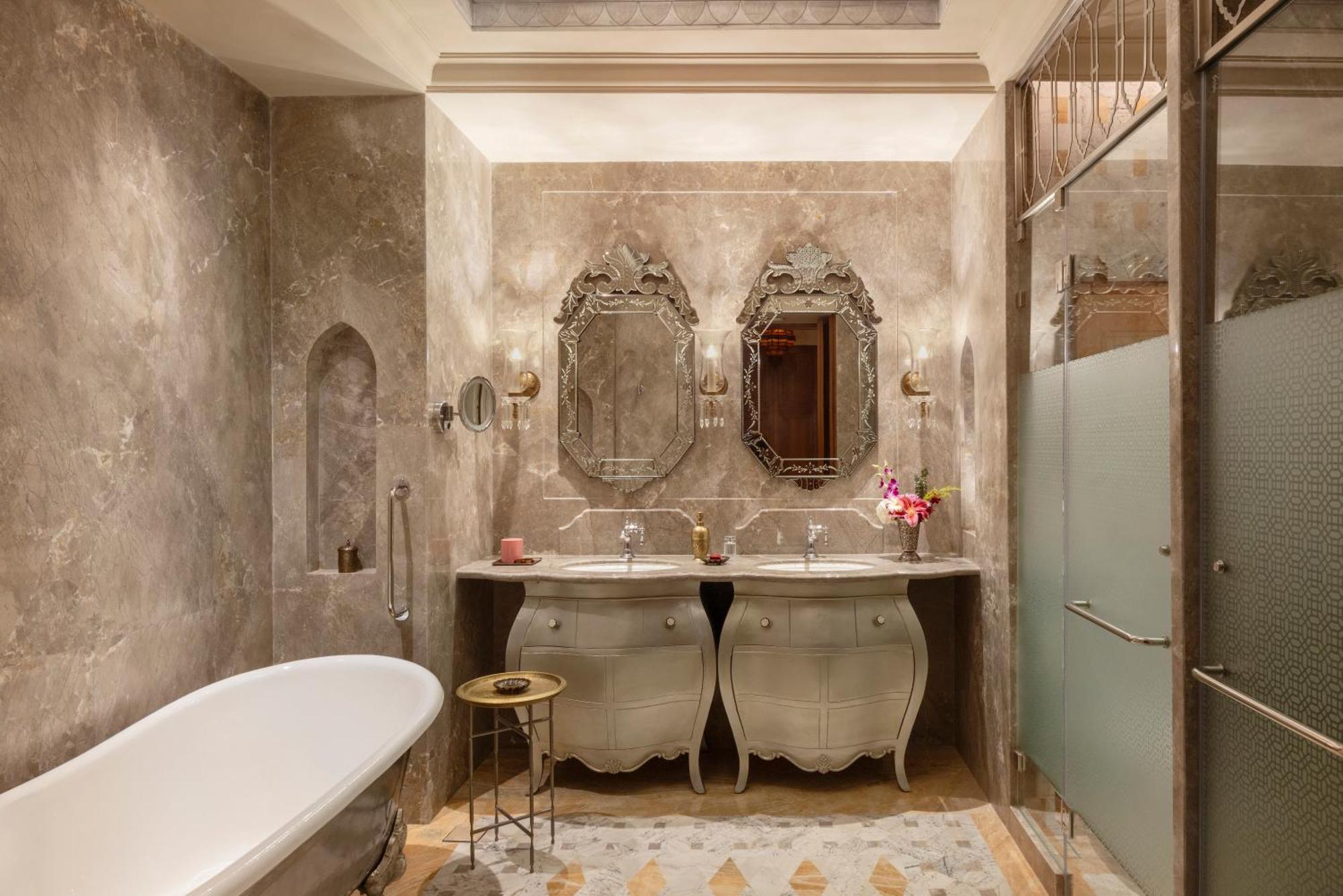 Hotel Raffles 5*